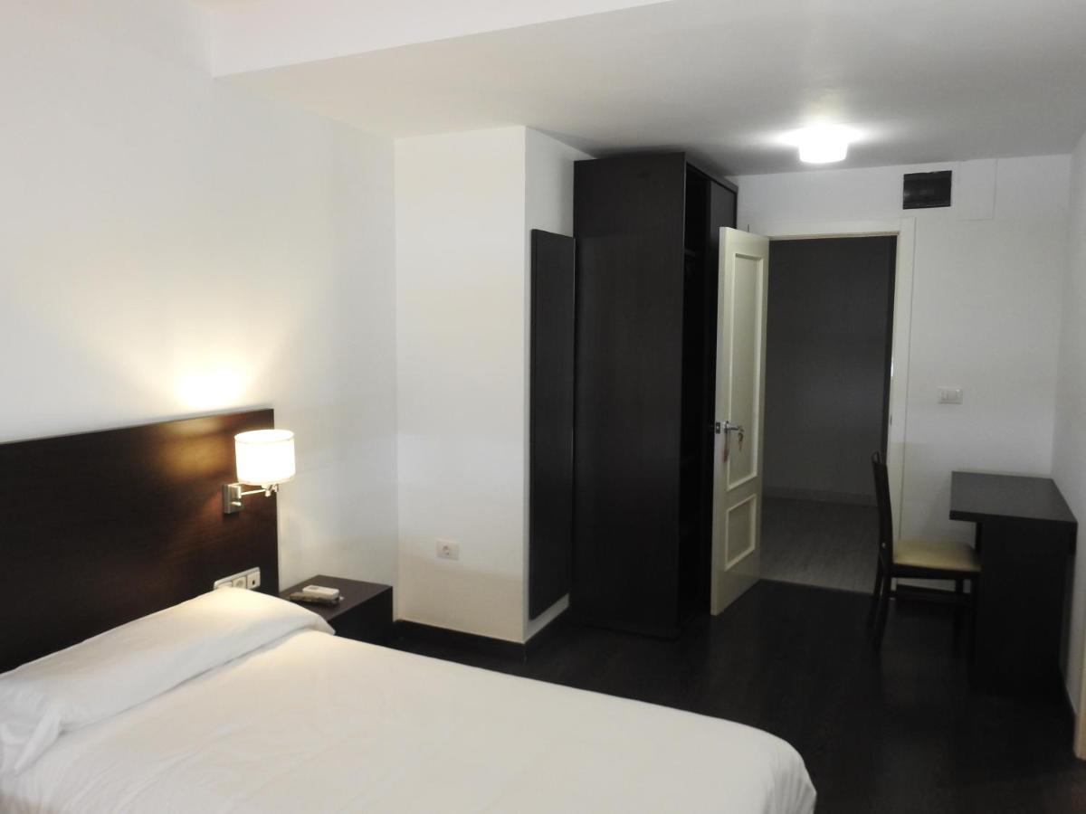 Hostal Meson De Paco Cariñena Екстериор снимка