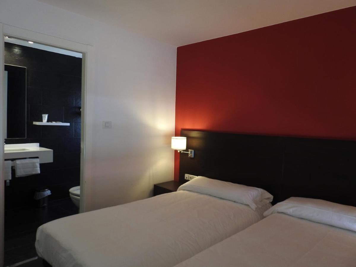Hostal Meson De Paco Cariñena Екстериор снимка