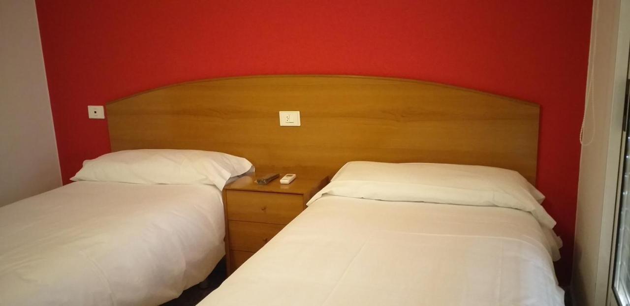 Hostal Meson De Paco Cariñena Екстериор снимка