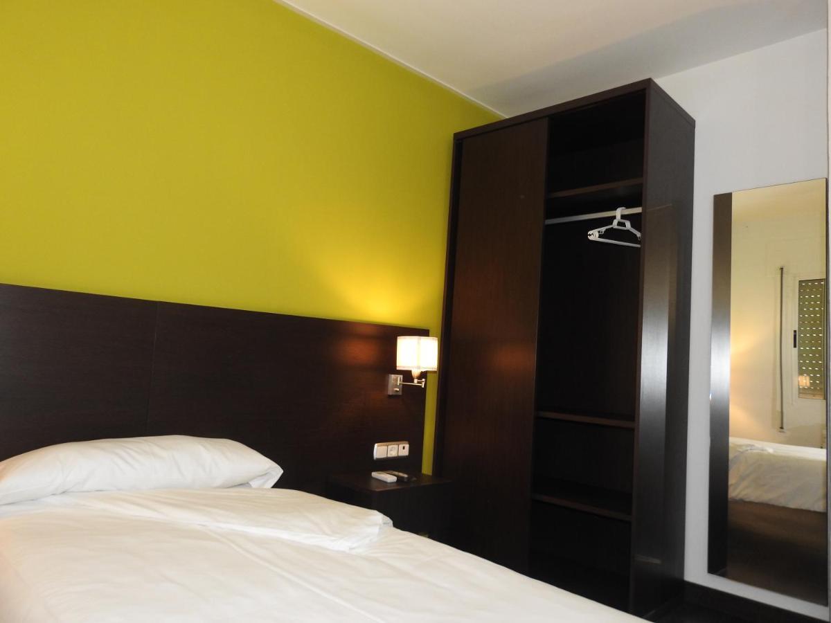 Hostal Meson De Paco Cariñena Екстериор снимка