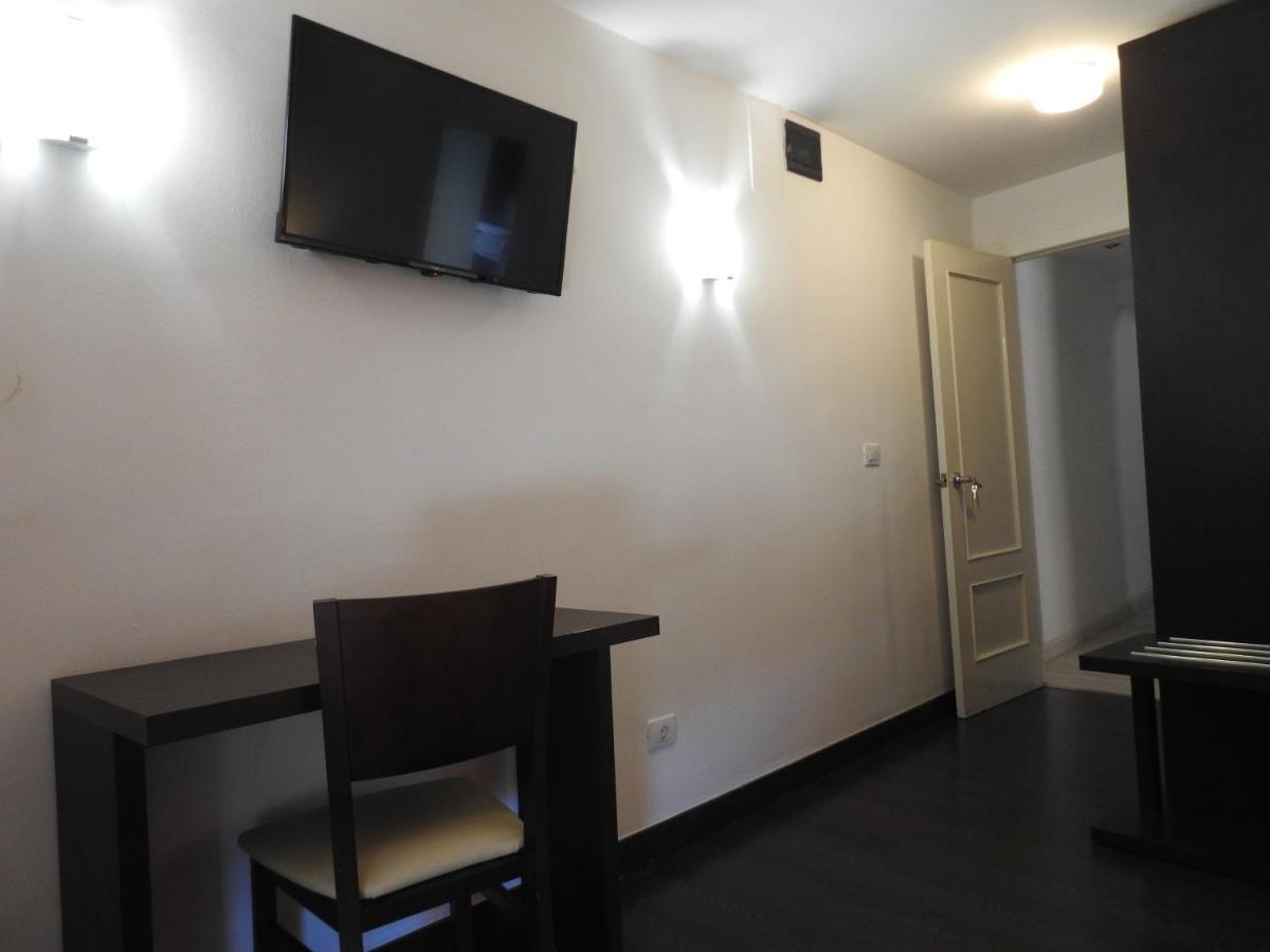 Hostal Meson De Paco Cariñena Екстериор снимка