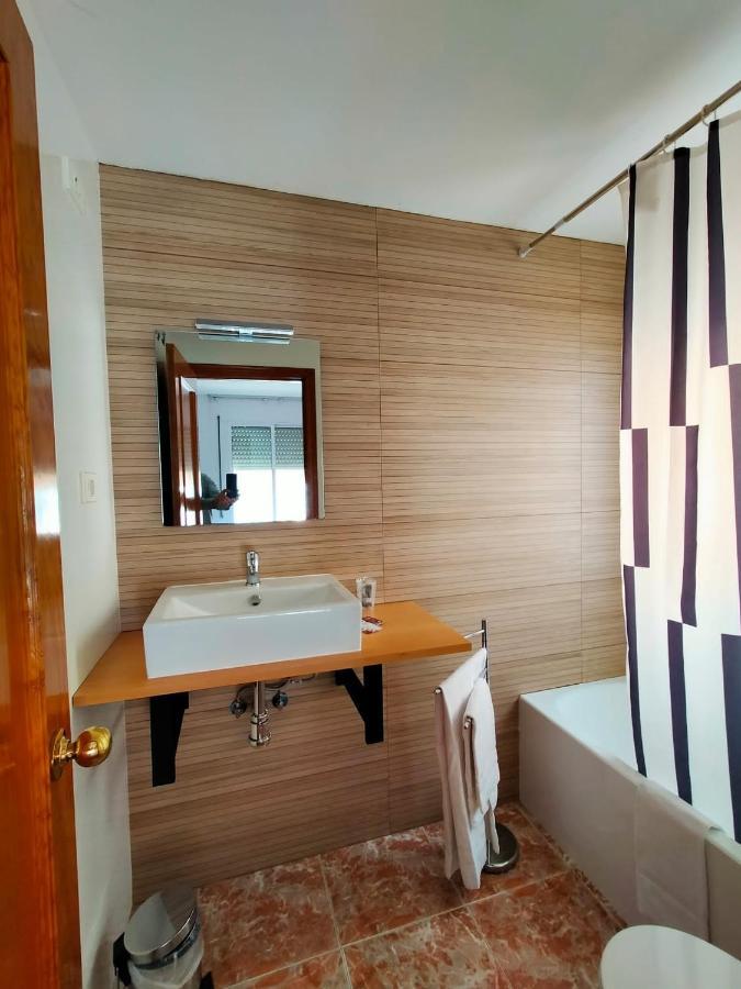 Hostal Meson De Paco Cariñena Екстериор снимка